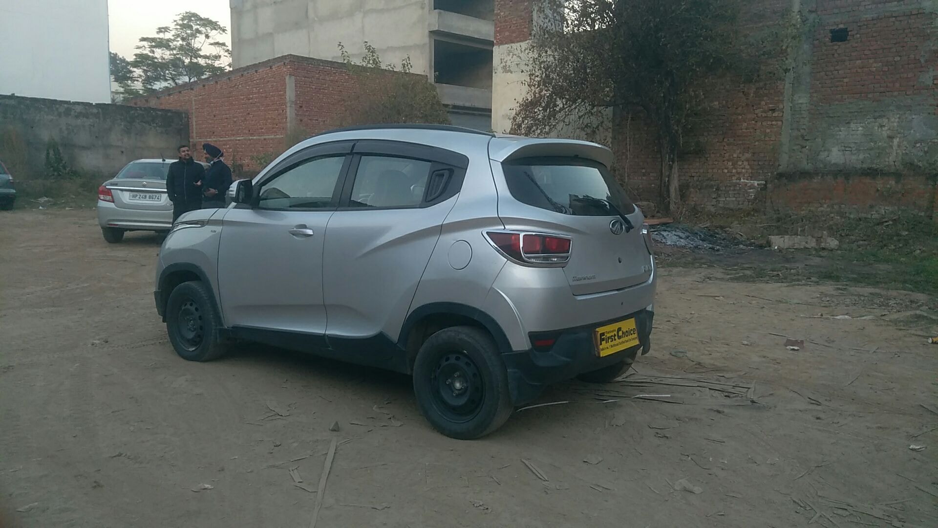 KUV100 image 3 KUV100 image 3