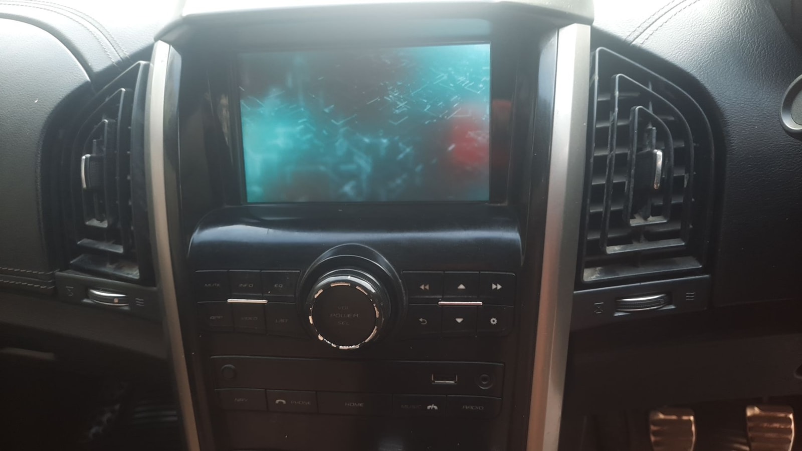 XUV500 image 17 XUV500 image 17