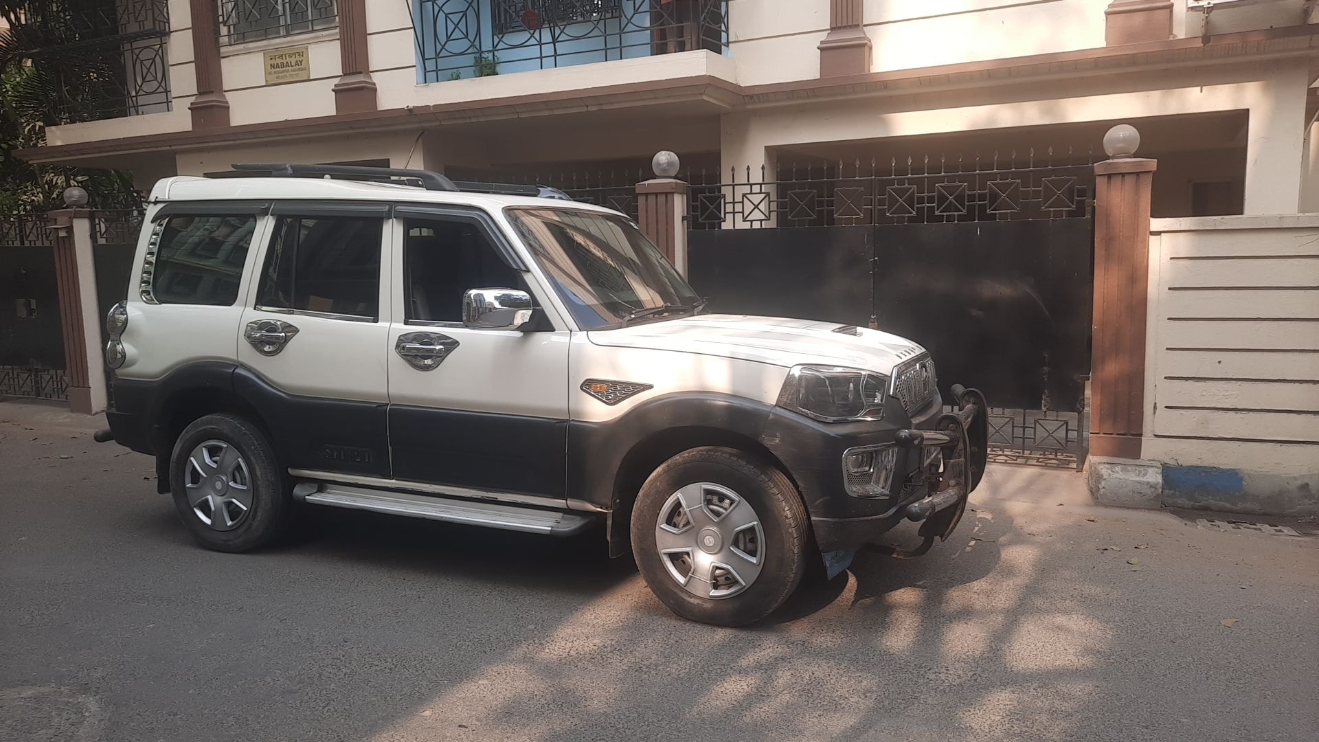 Scorpio image 9 Scorpio image 9