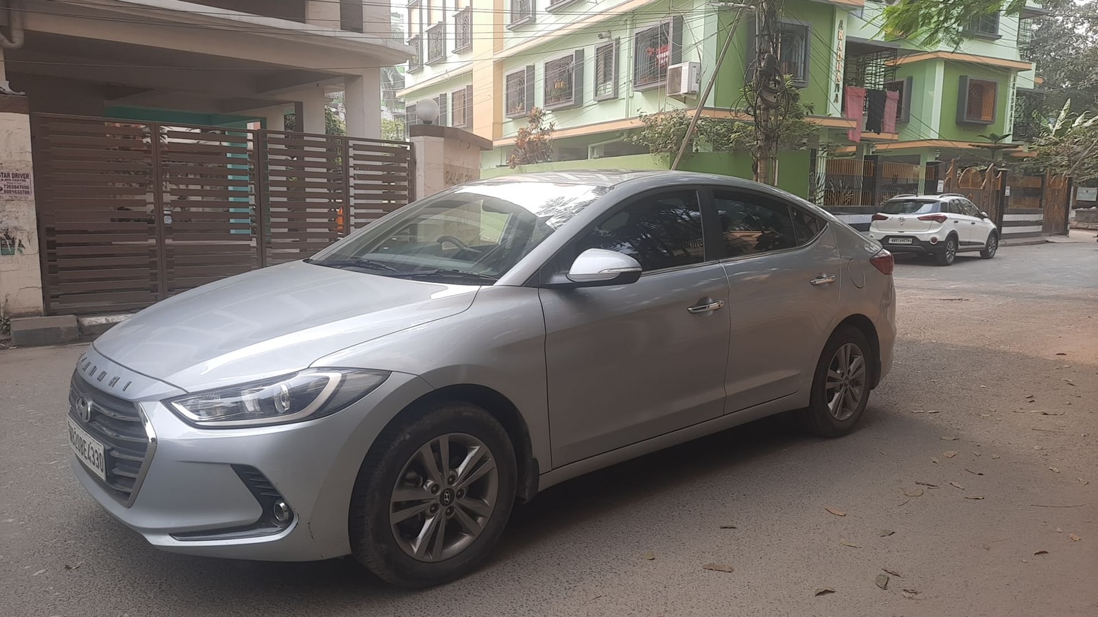 Elantra image 1 Elantra image 1