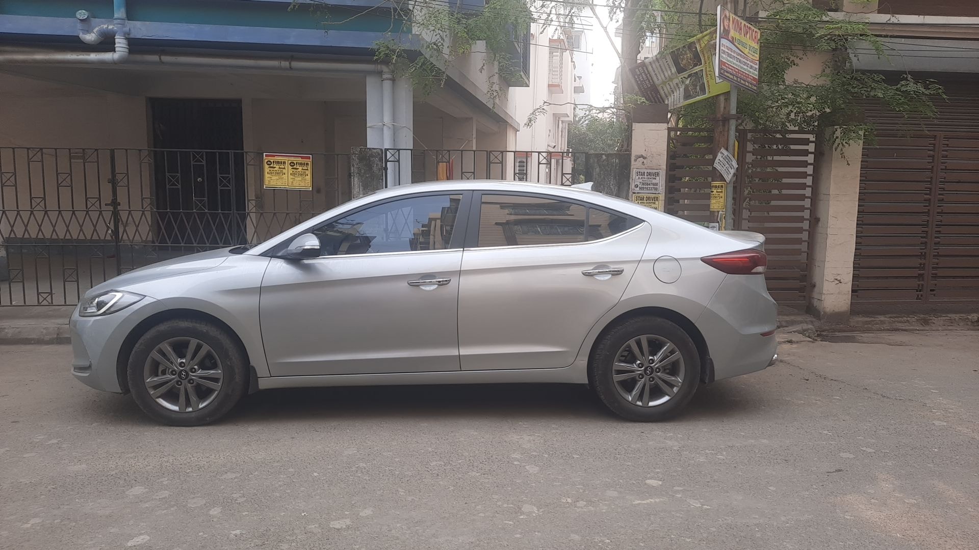 Elantra image 2 Elantra image 2