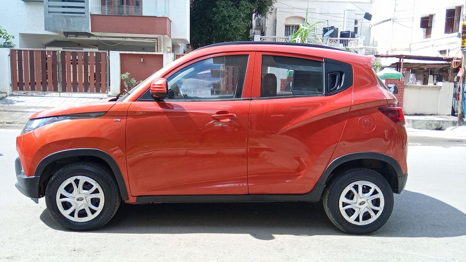 KUV100 image 2 KUV100 image 2