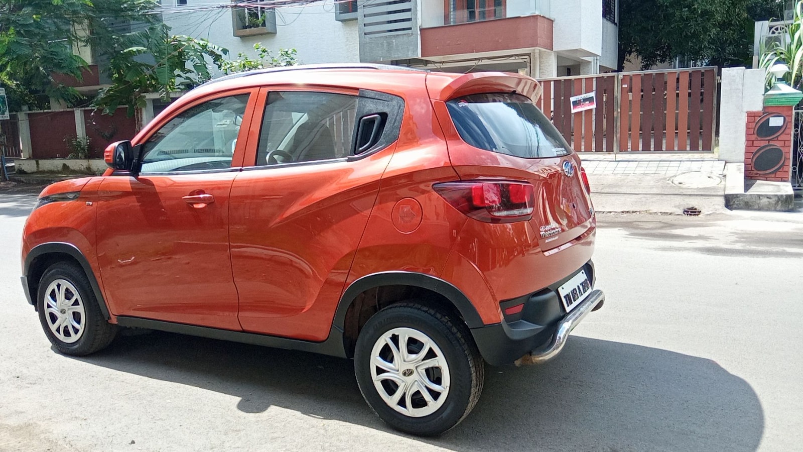 KUV100 image 3 KUV100 image 3