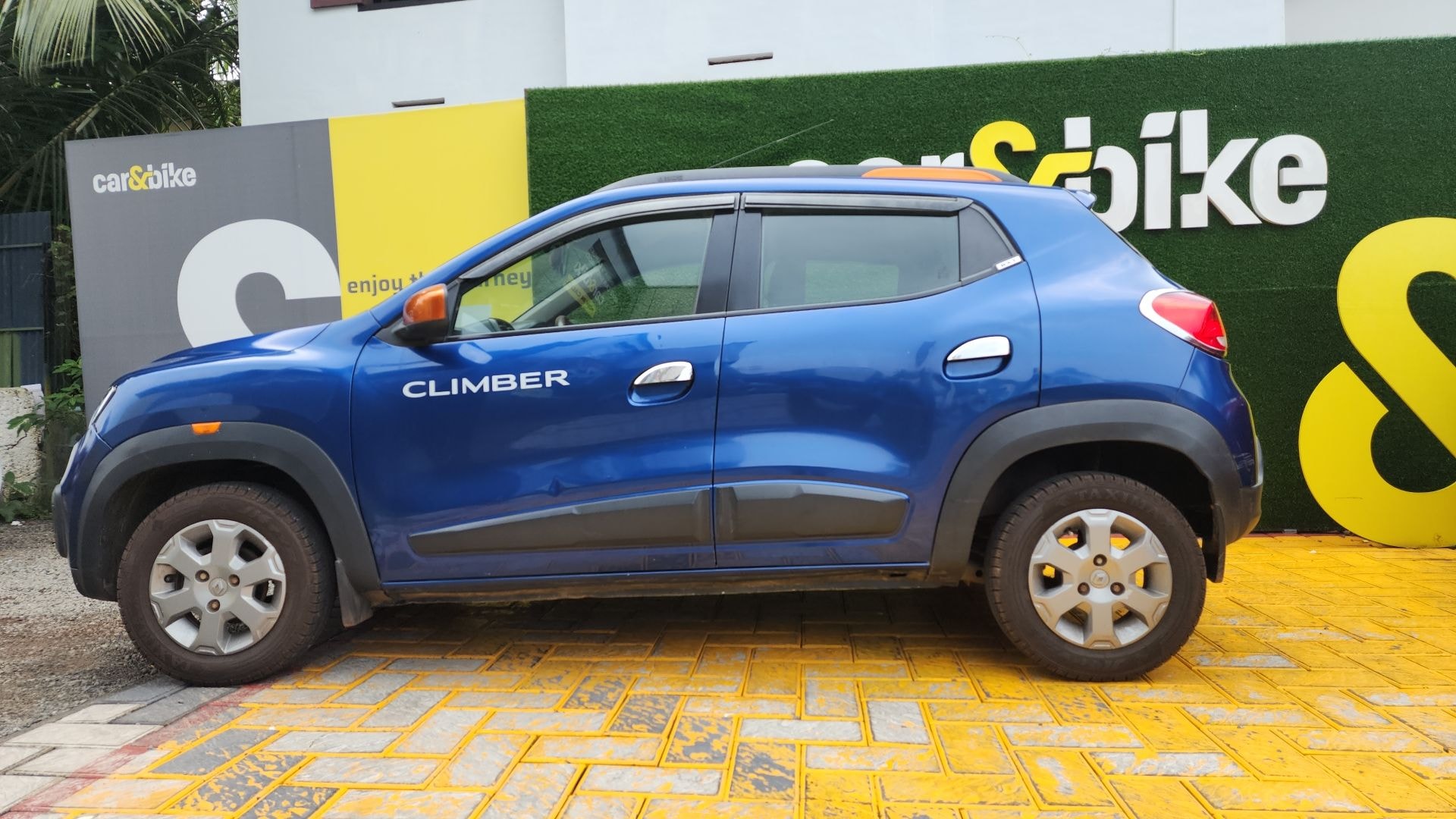 Kwid image 2 Kwid image 2