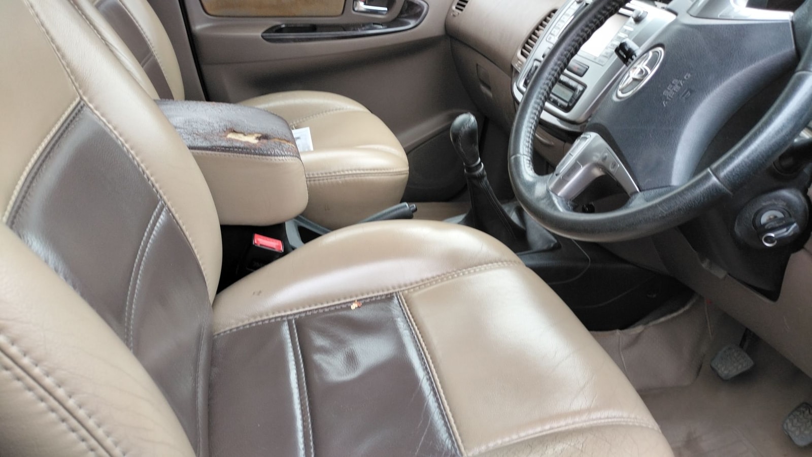 Innova image 19 Innova image 19