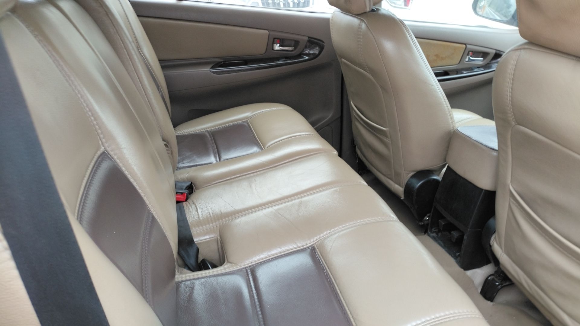 Innova image 8 Innova image 8