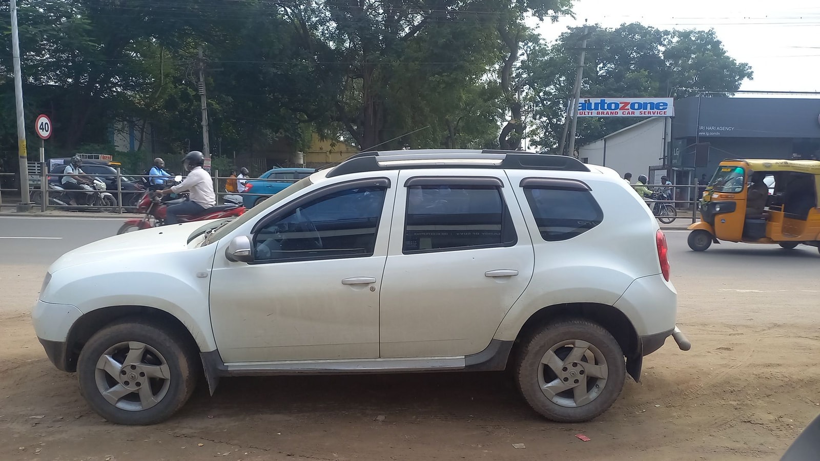 Duster image 2 Duster image 2