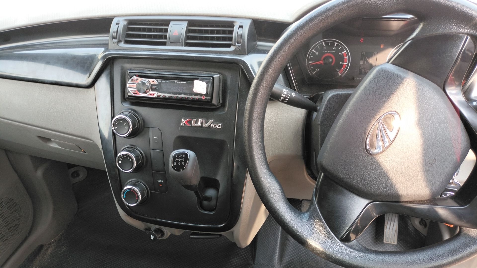 KUV100 image 17 KUV100 image 17