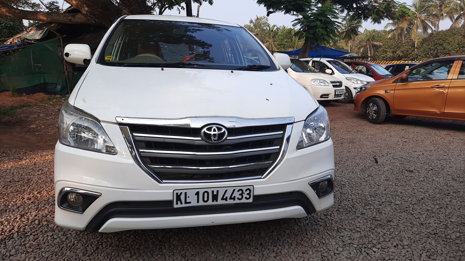 Innova image 10 Innova image 10