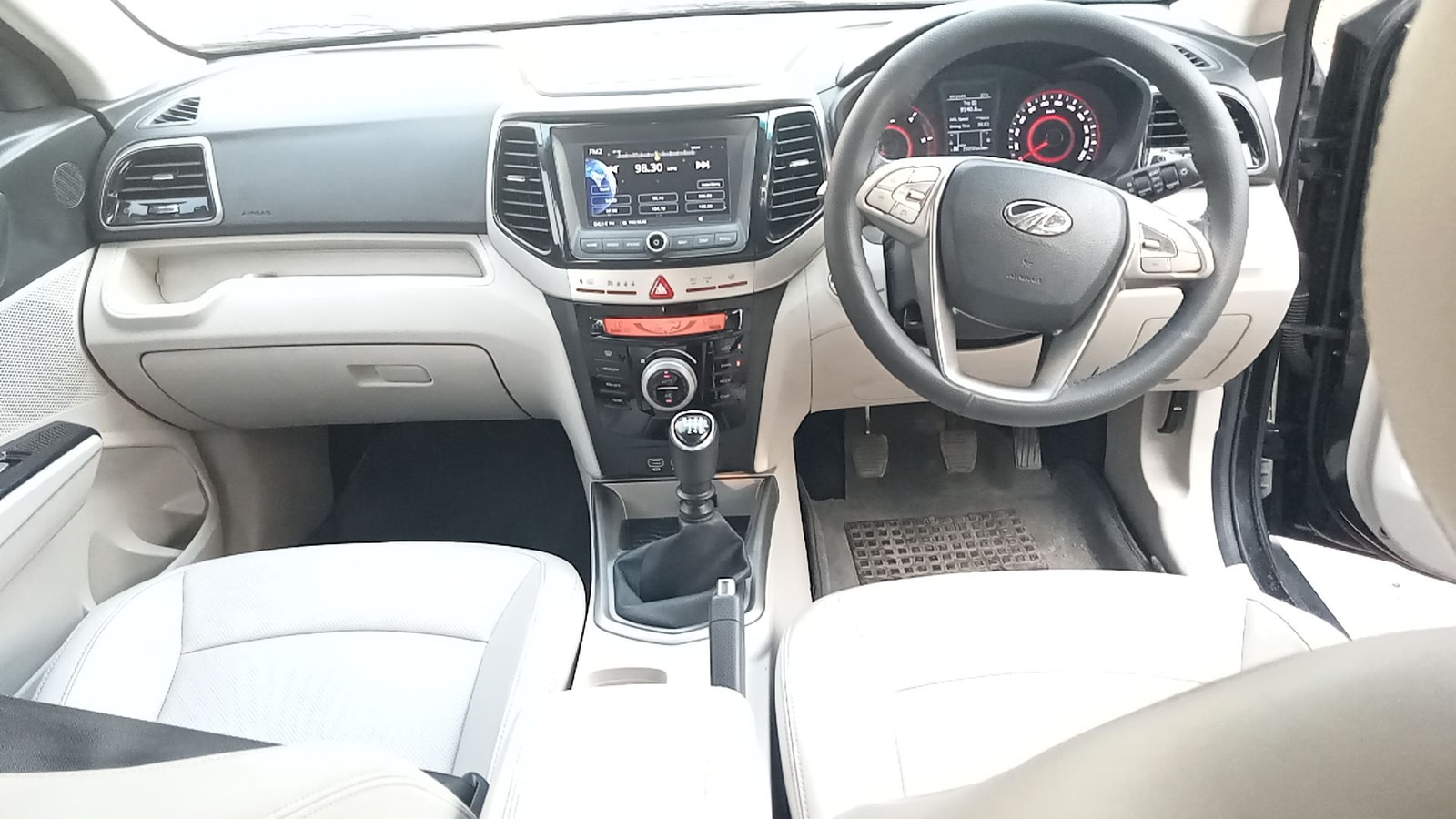 XUV300 image 13 XUV300 image 13