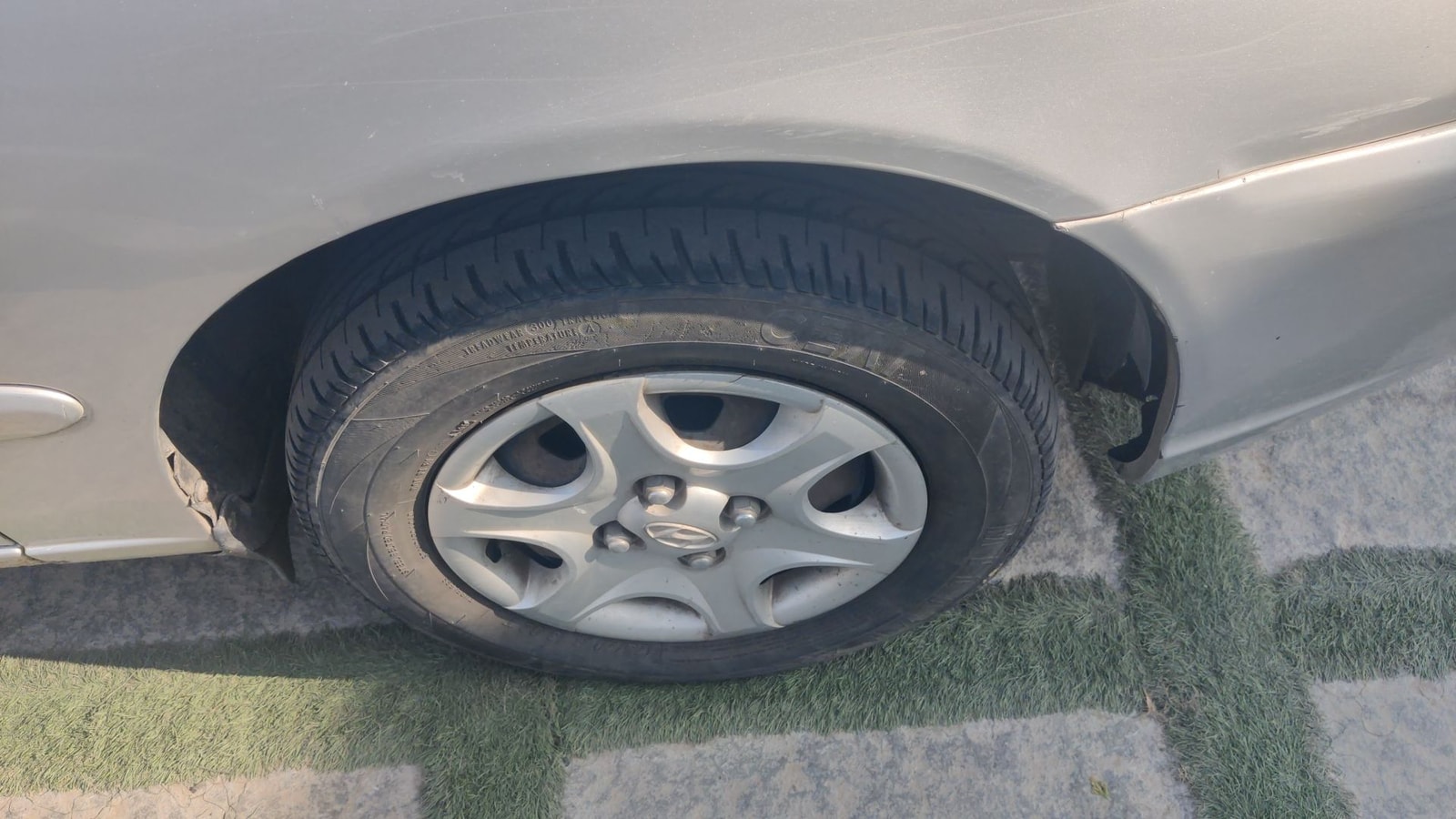 Accent image 10 Accent image 10