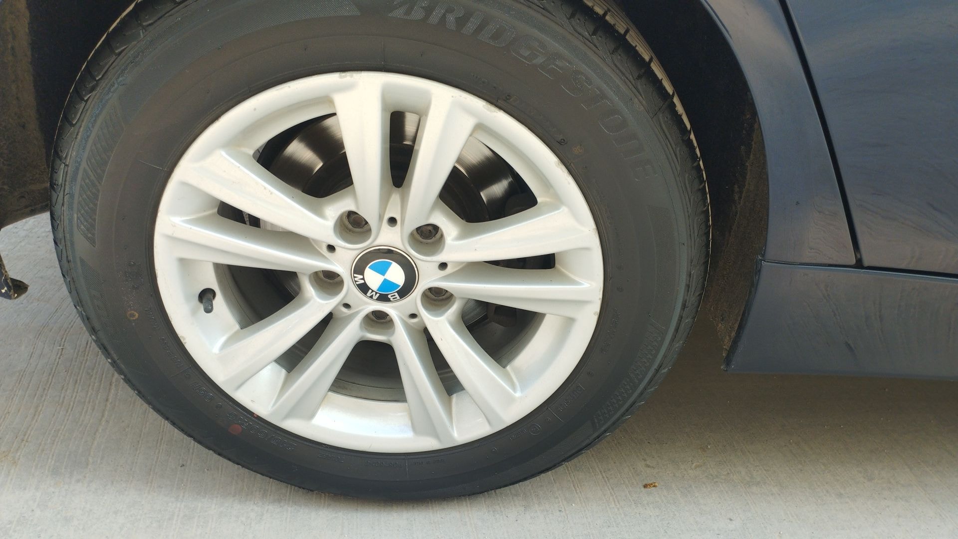 3 Series image 12 3 Series image 12