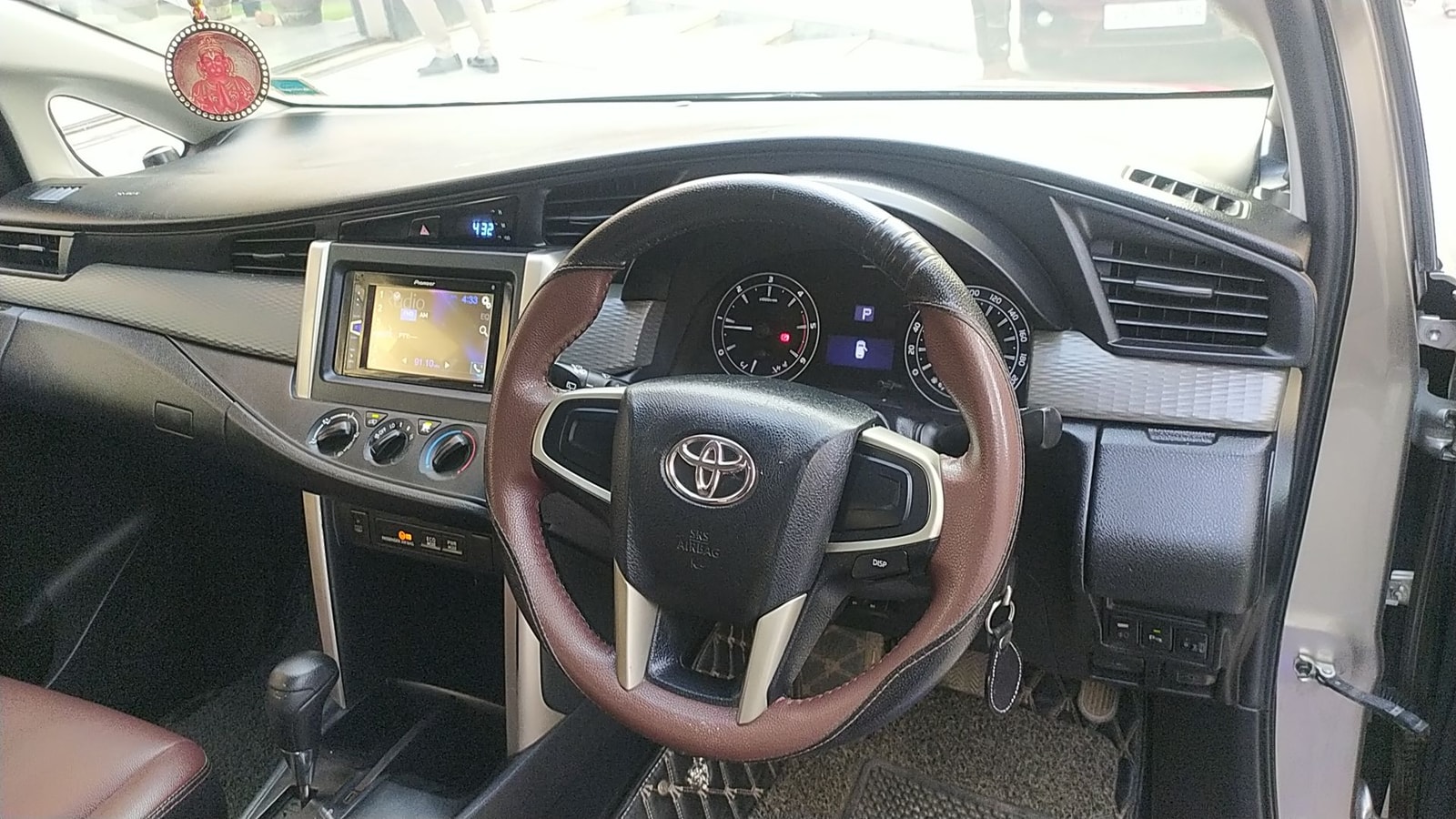 Innova Crysta image 15 Innova Crysta image 15