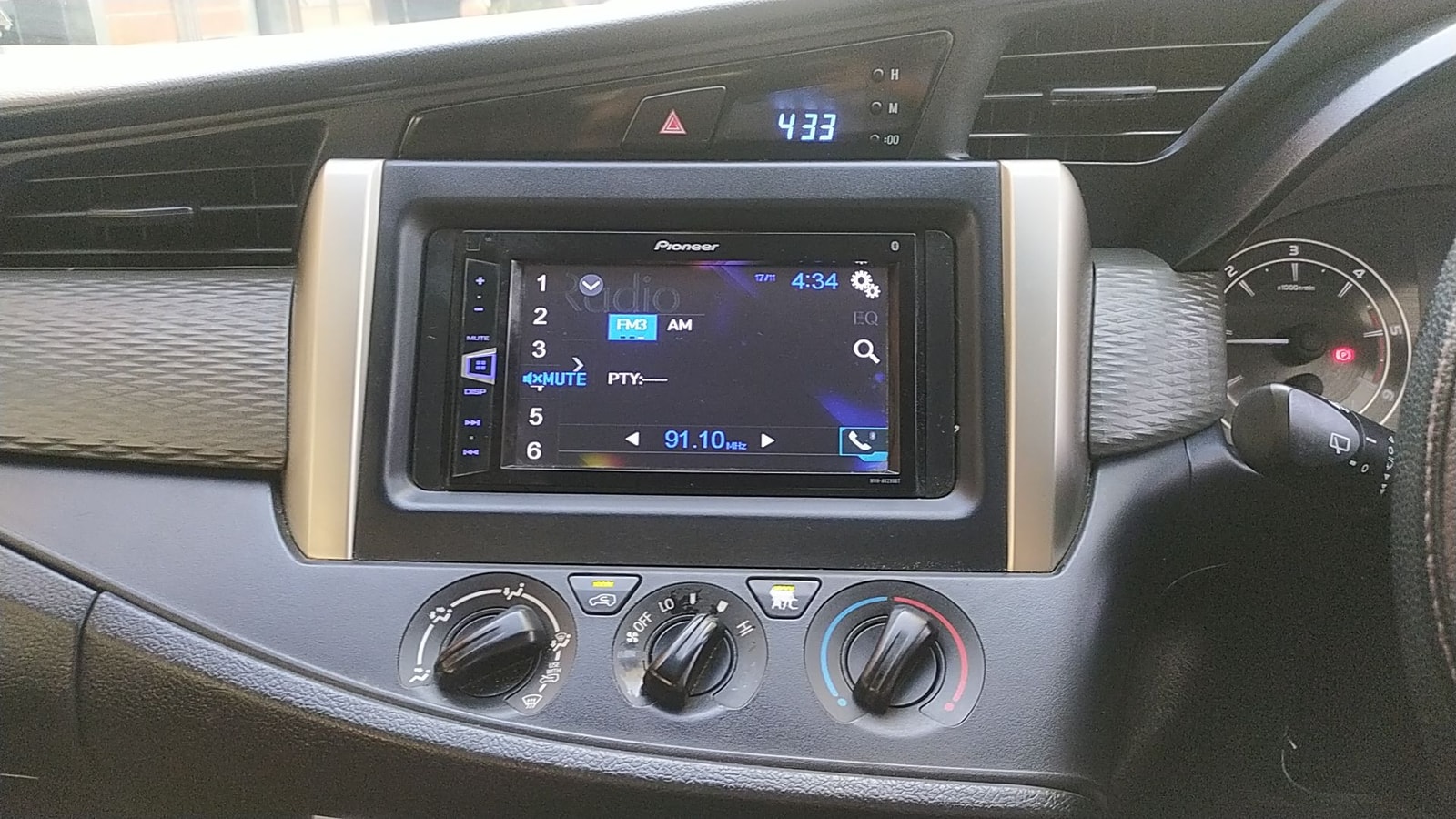 Innova Crysta image 17 Innova Crysta image 17