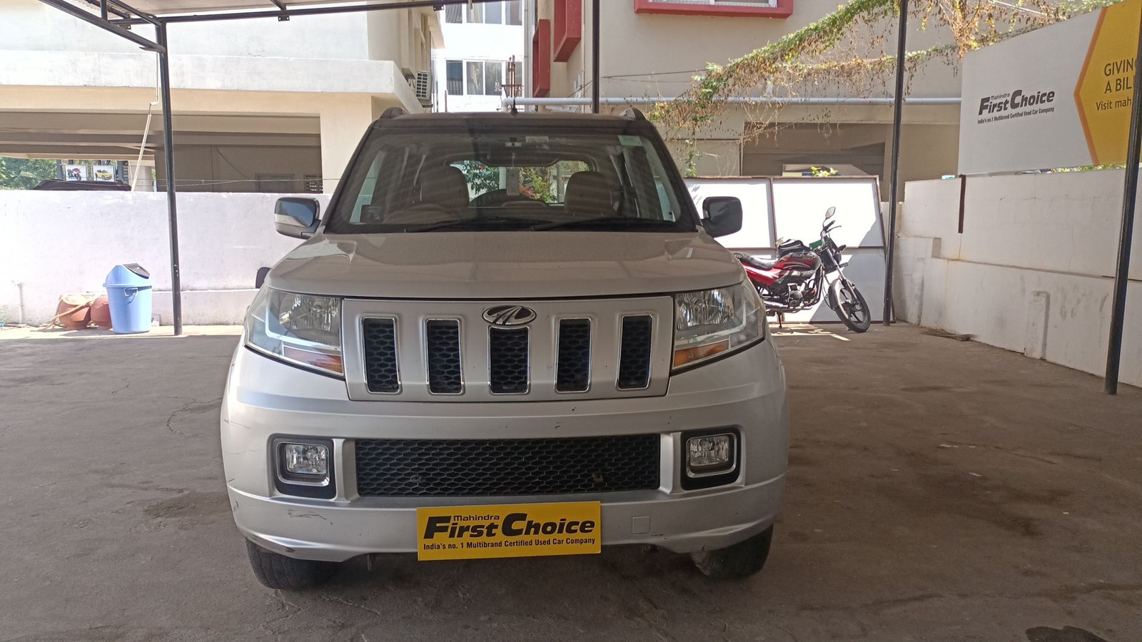 TUV300 image 10 TUV300 image 10