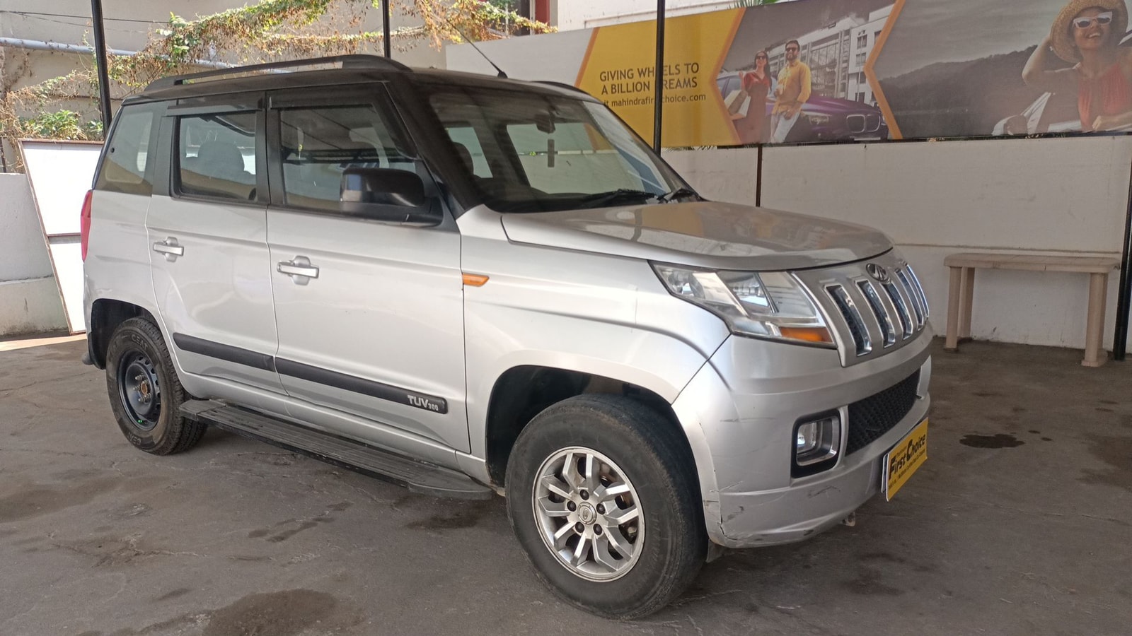 TUV300 image 9 TUV300 image 9