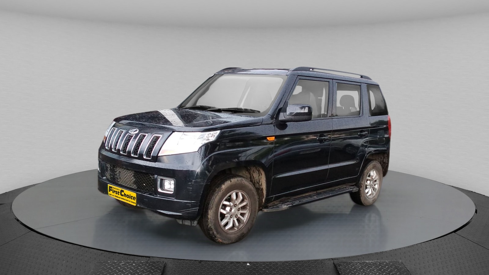 TUV300 image 1 TUV300 image 1