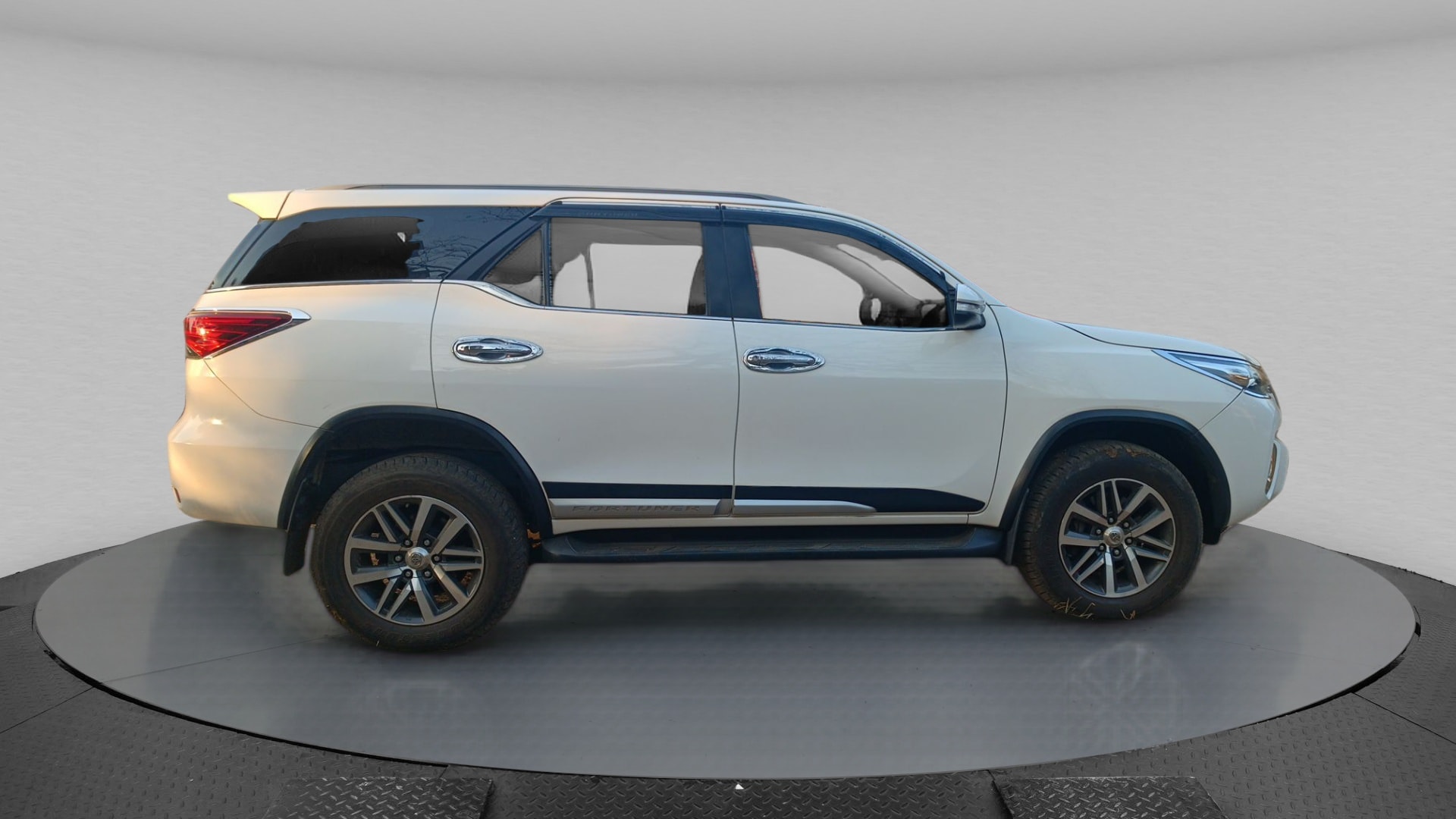Fortuner image 7 Fortuner image 7