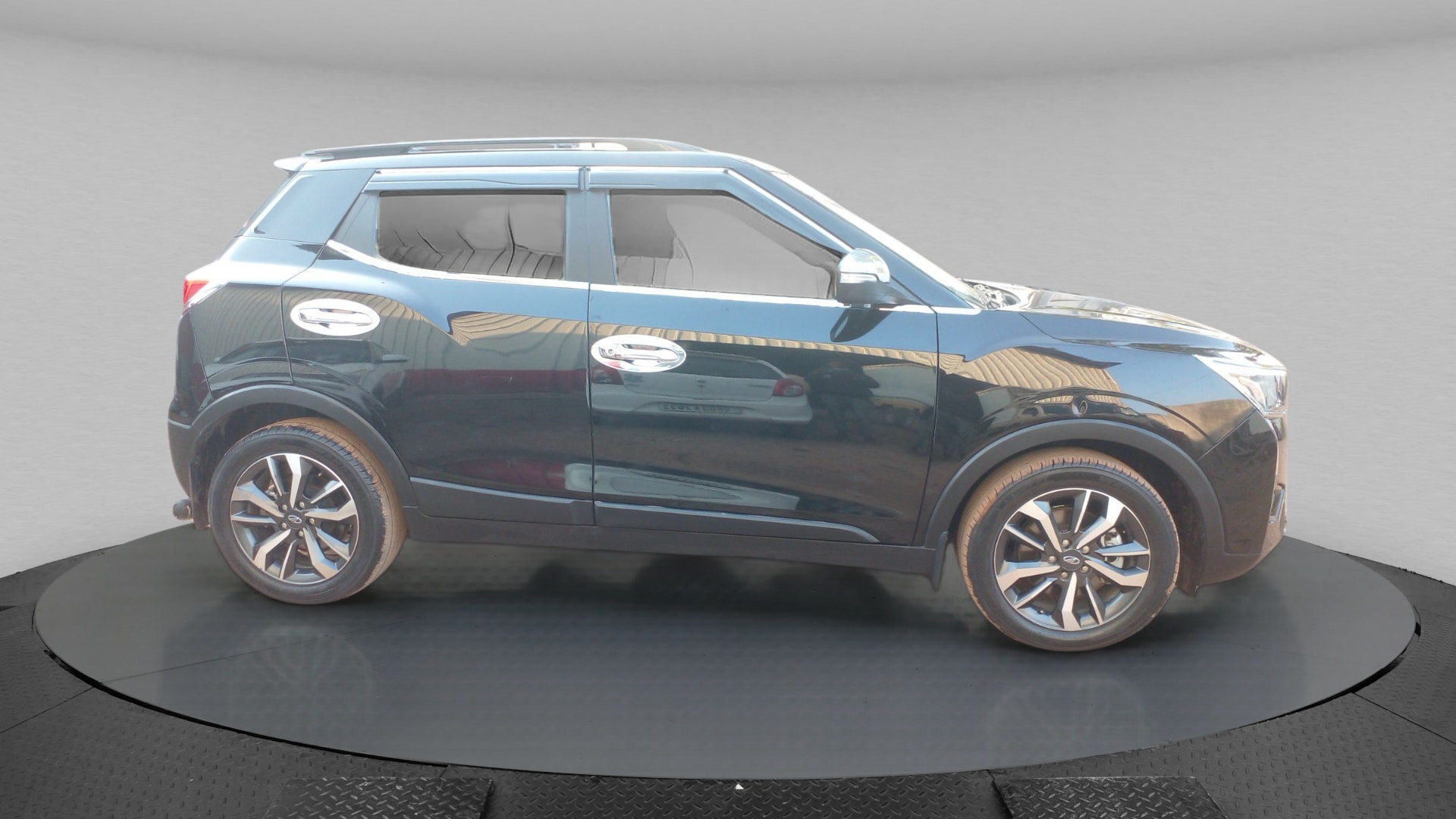 XUV300 image 7 XUV300 image 7