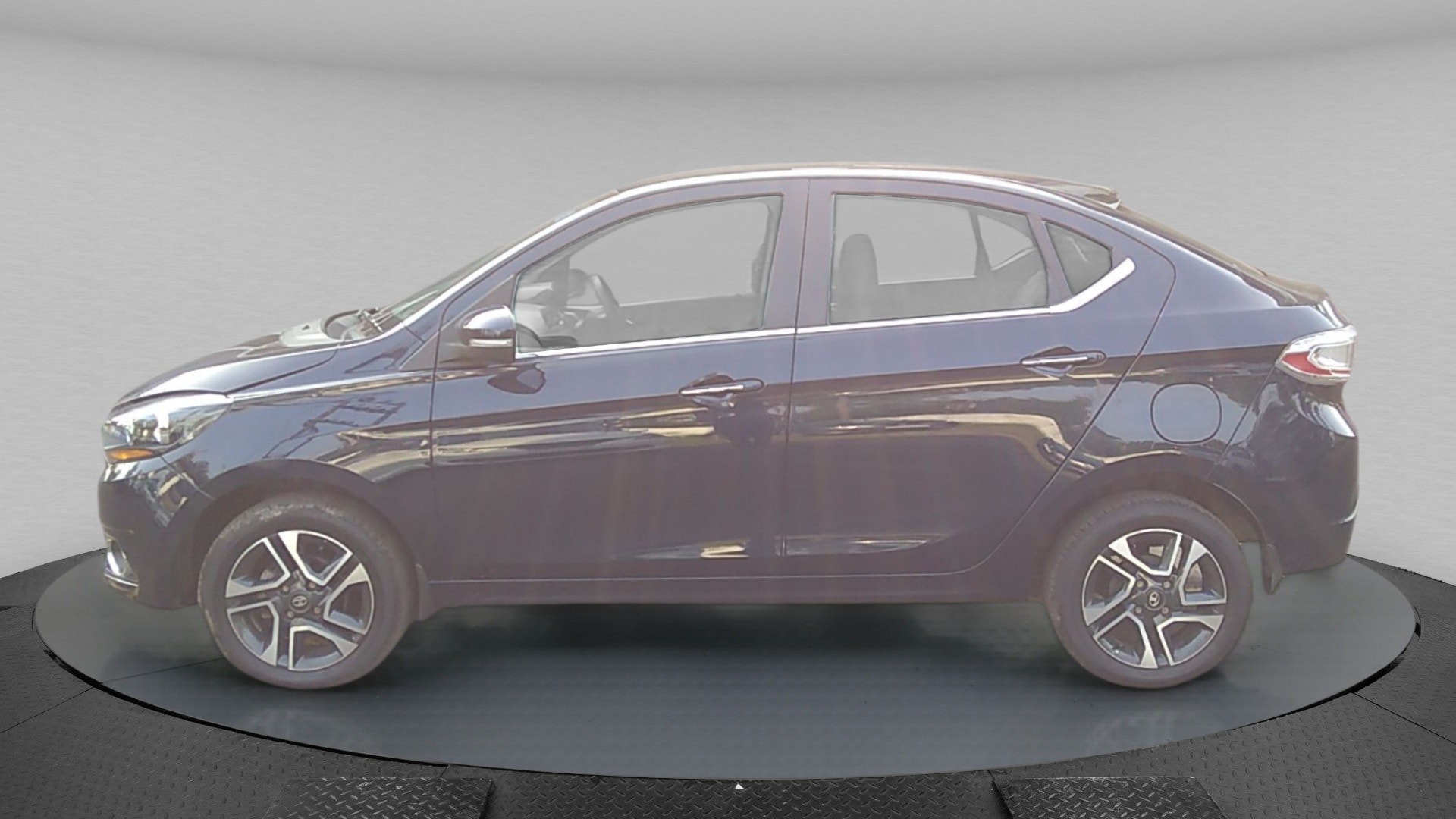 Tigor image 2 Tigor image 2