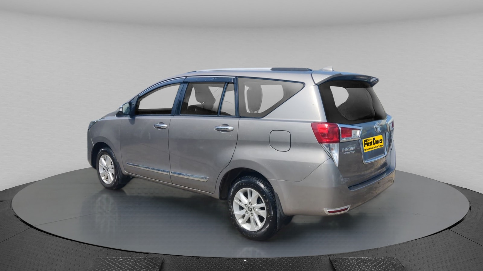 Innova Crysta image 3 Innova Crysta image 3