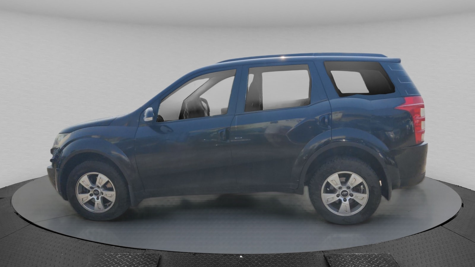 XUV500 image 2 XUV500 image 2