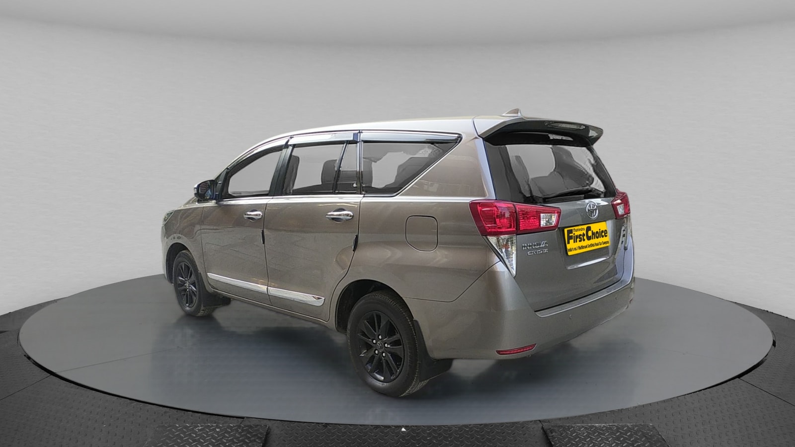 Innova Crysta image 3 Innova Crysta image 3