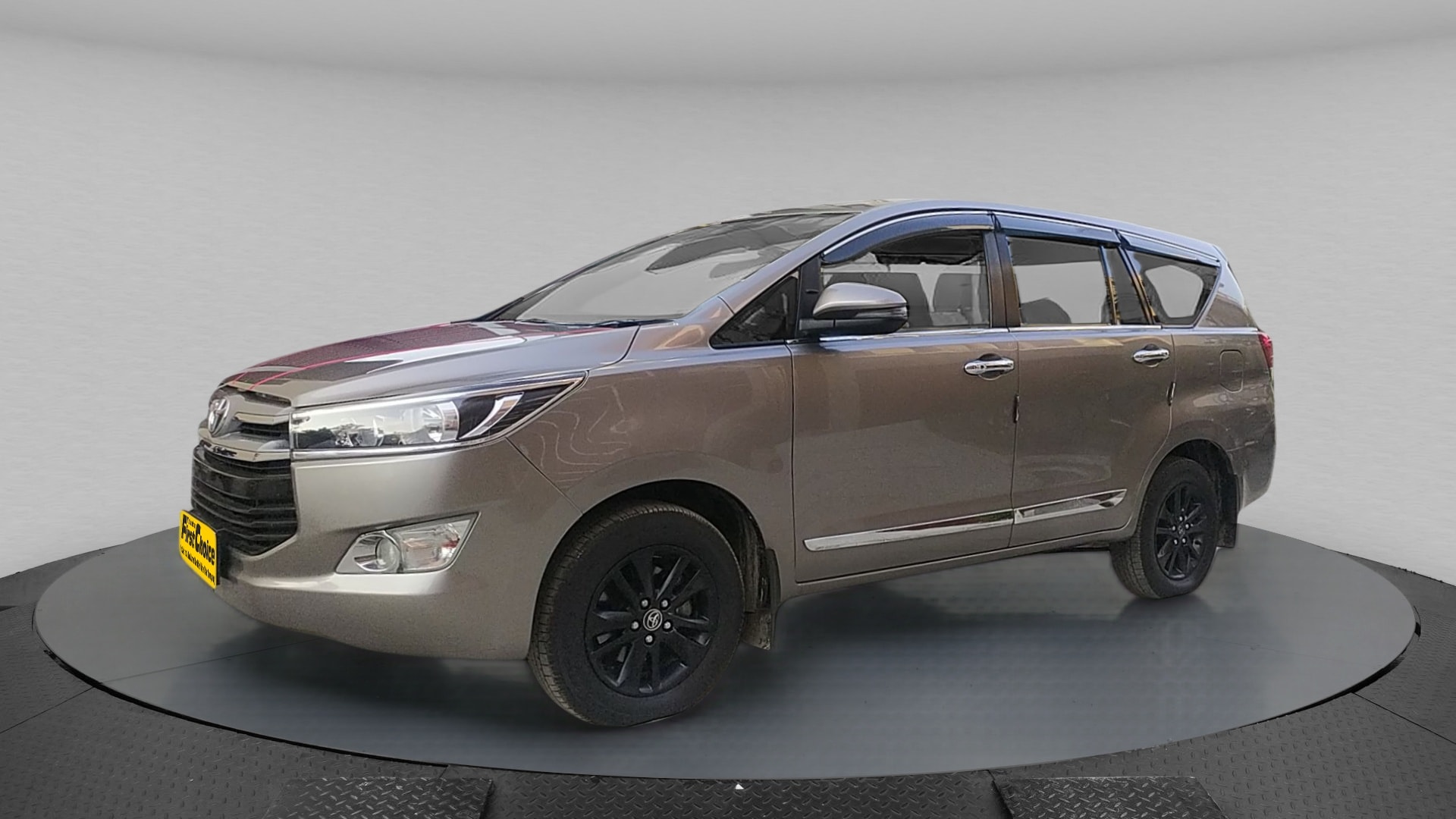 Innova Crysta image 1 Innova Crysta image 1