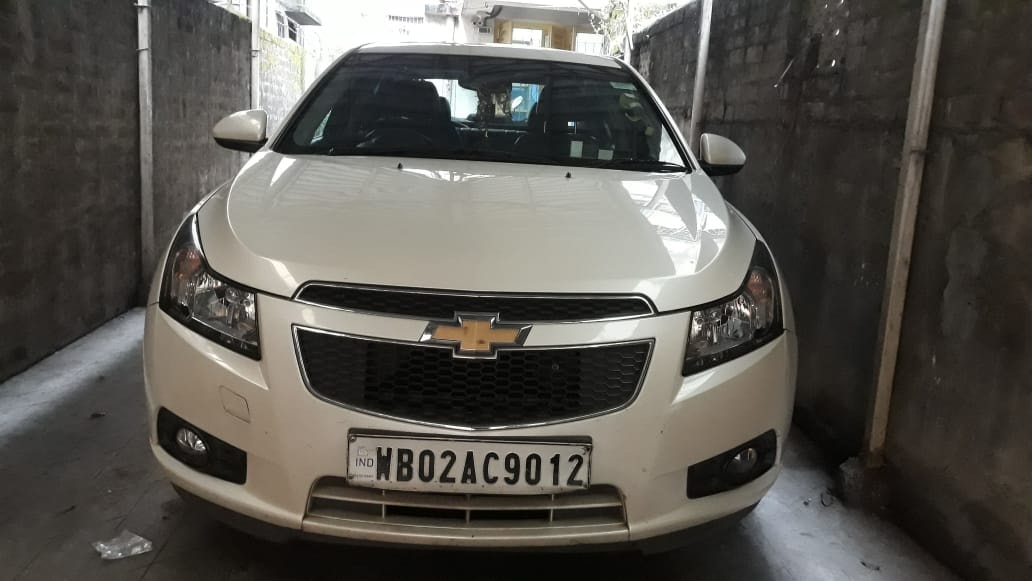 Cruze image 1 Cruze image 1