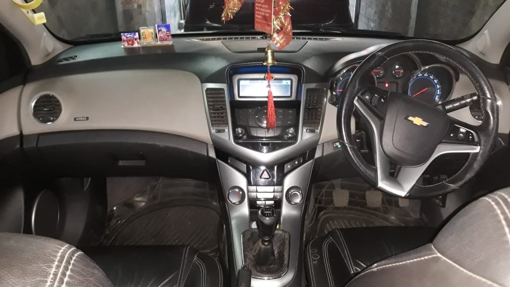 Cruze image 8 Cruze image 8