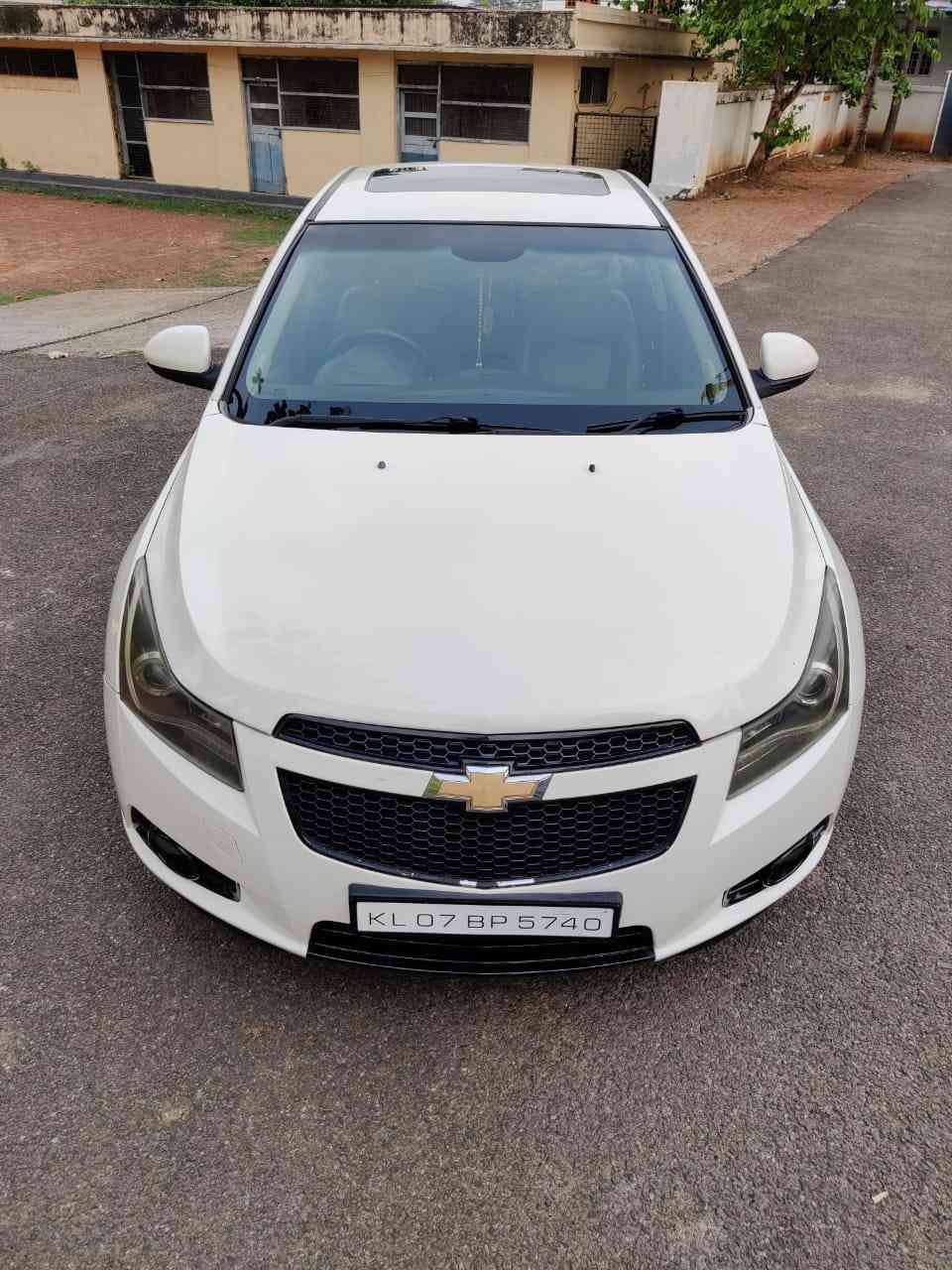 Cruze image 1 Cruze image 1