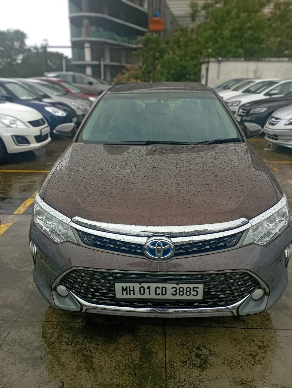 Camry image 1 Camry image 1