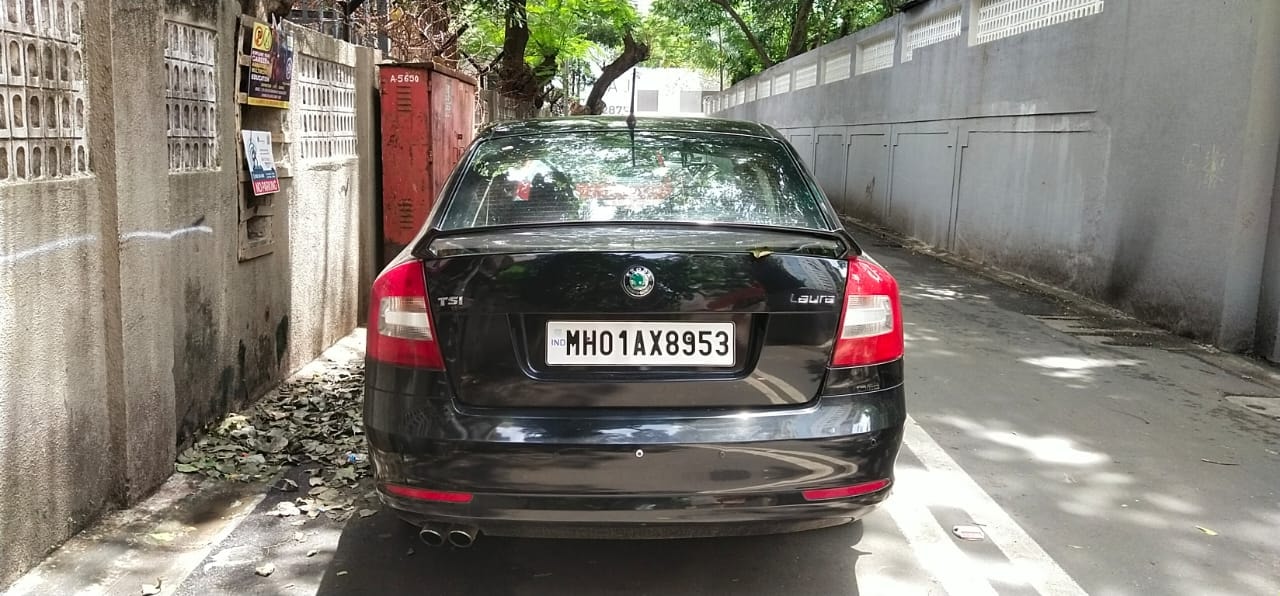 Laura image 3 Laura image 3