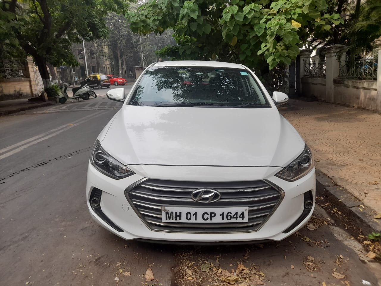 Elantra image 1 Elantra image 1