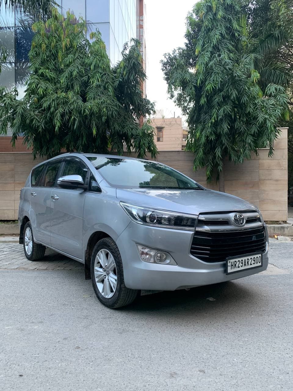 Used Toyota Innova Crysta 2.4 ZX MT 7-Seater BS IV in New Delhi 2025 ...