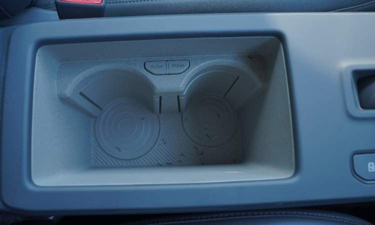 Kia Syros Cupholder Kia Syros Cupholder images