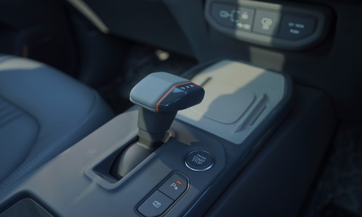 Kia Syros Gear Kia Syros Gear images